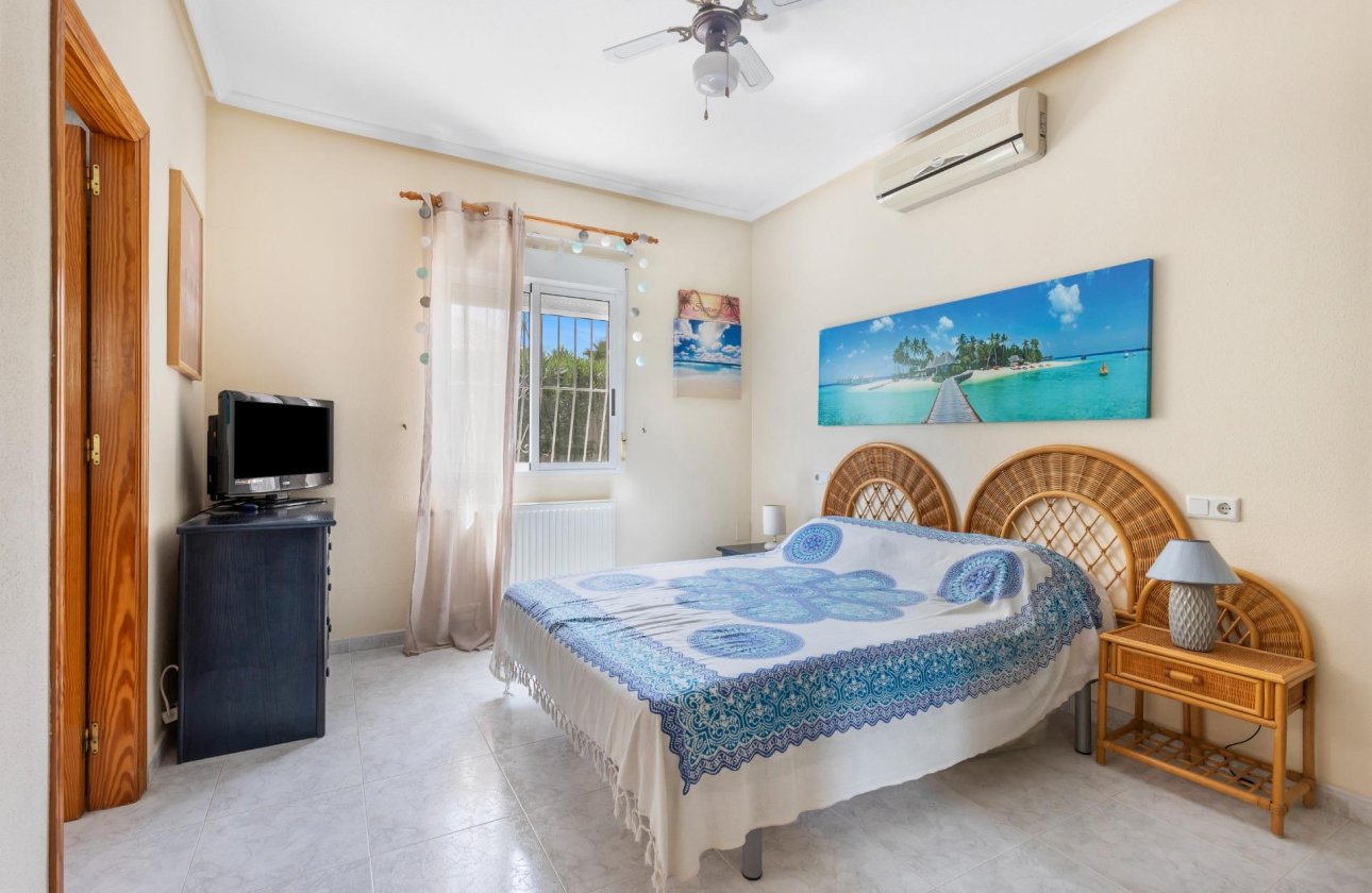 Resale - Villa -
San Fulgencio - Urb. La Marina