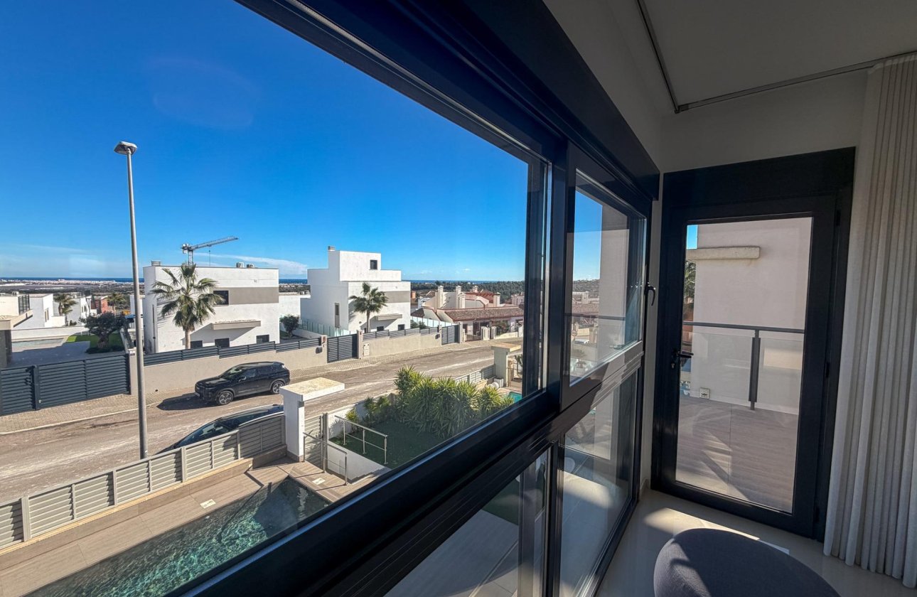 Resale - Villa -
San Miguel de Salinas - Bellavista