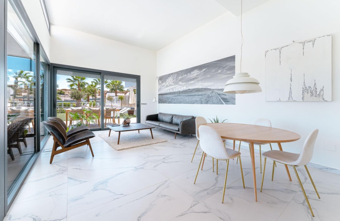 Resale - Villa -
San Miguel de Salinas - Bellavista