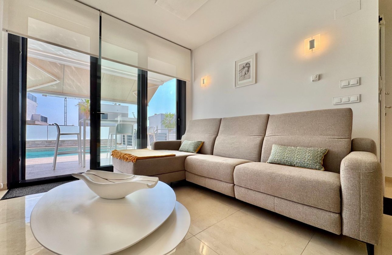 Resale - Villa -
San Miguel de Salinas - Bellavista