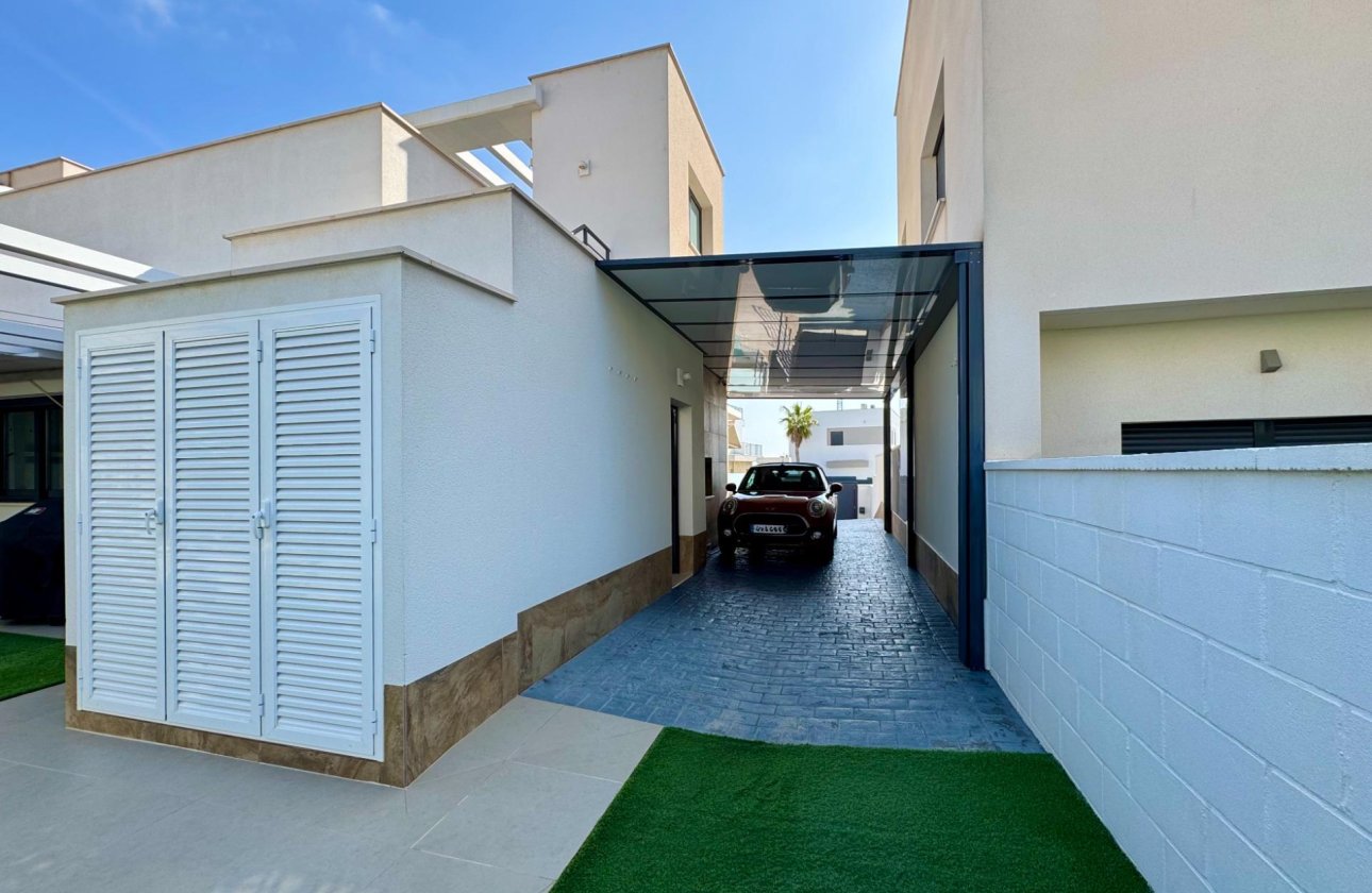 Resale - Villa -
San Miguel de Salinas - Bellavista