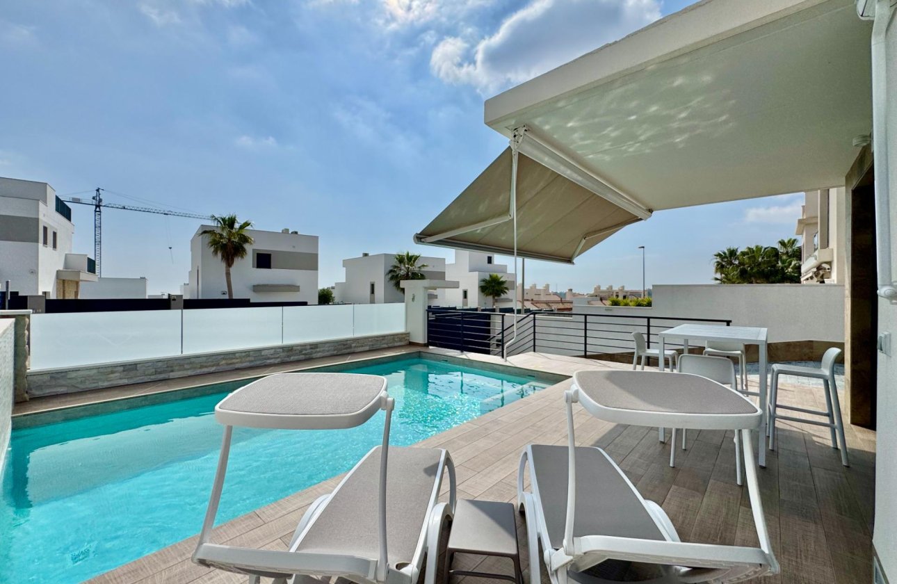 Resale - Villa -
San Miguel de Salinas - Bellavista