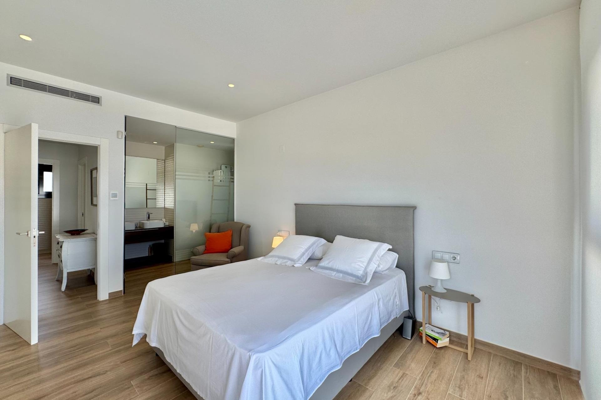 Resale - Villa -
San Miguel de Salinas - Bellavista