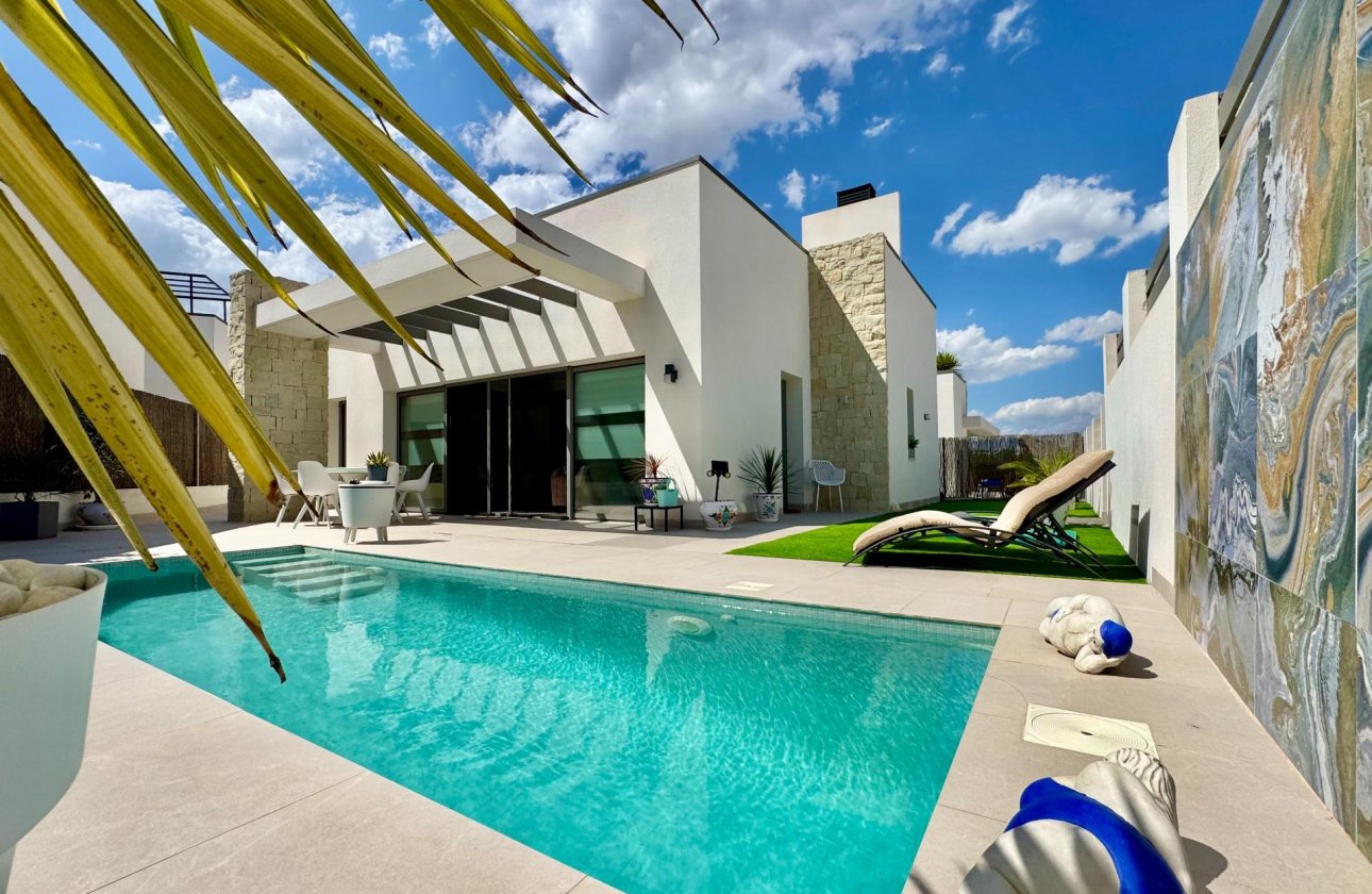 Resale - Villa -
San Miguel de Salinas - Blue Lagoon - Galán