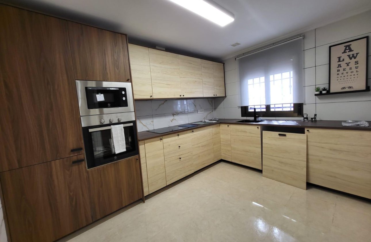 Resale - Villa -
San Miguel de Salinas - Cerro Del Sol