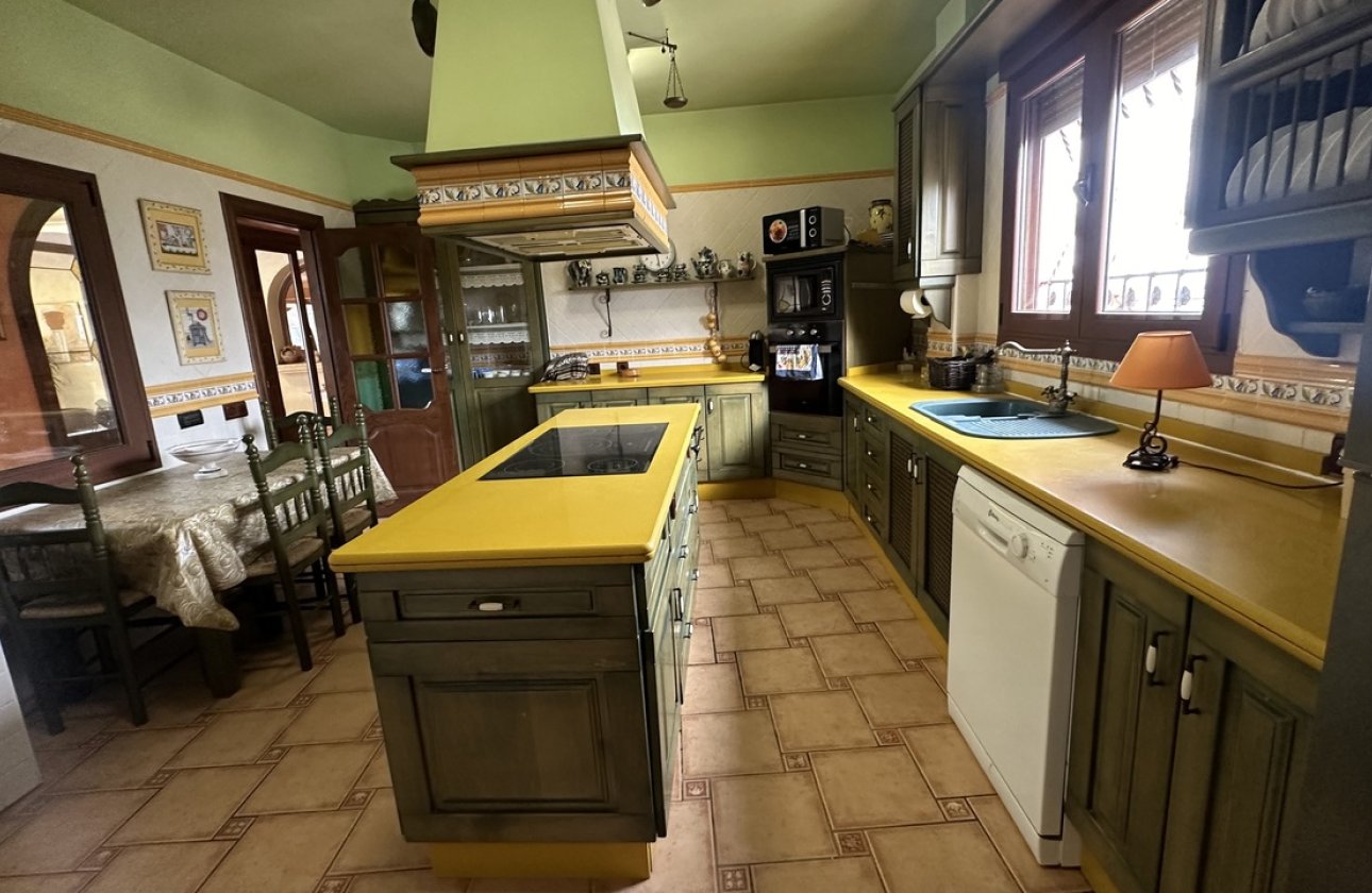 Resale - Villa -
San Miguel de Salinas - Inland