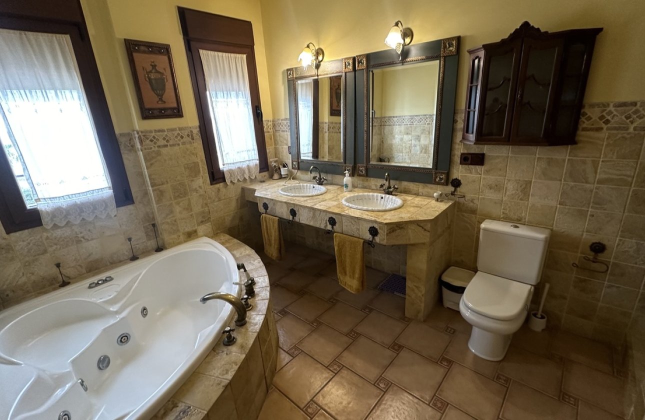 Resale - Villa -
San Miguel de Salinas - Inland