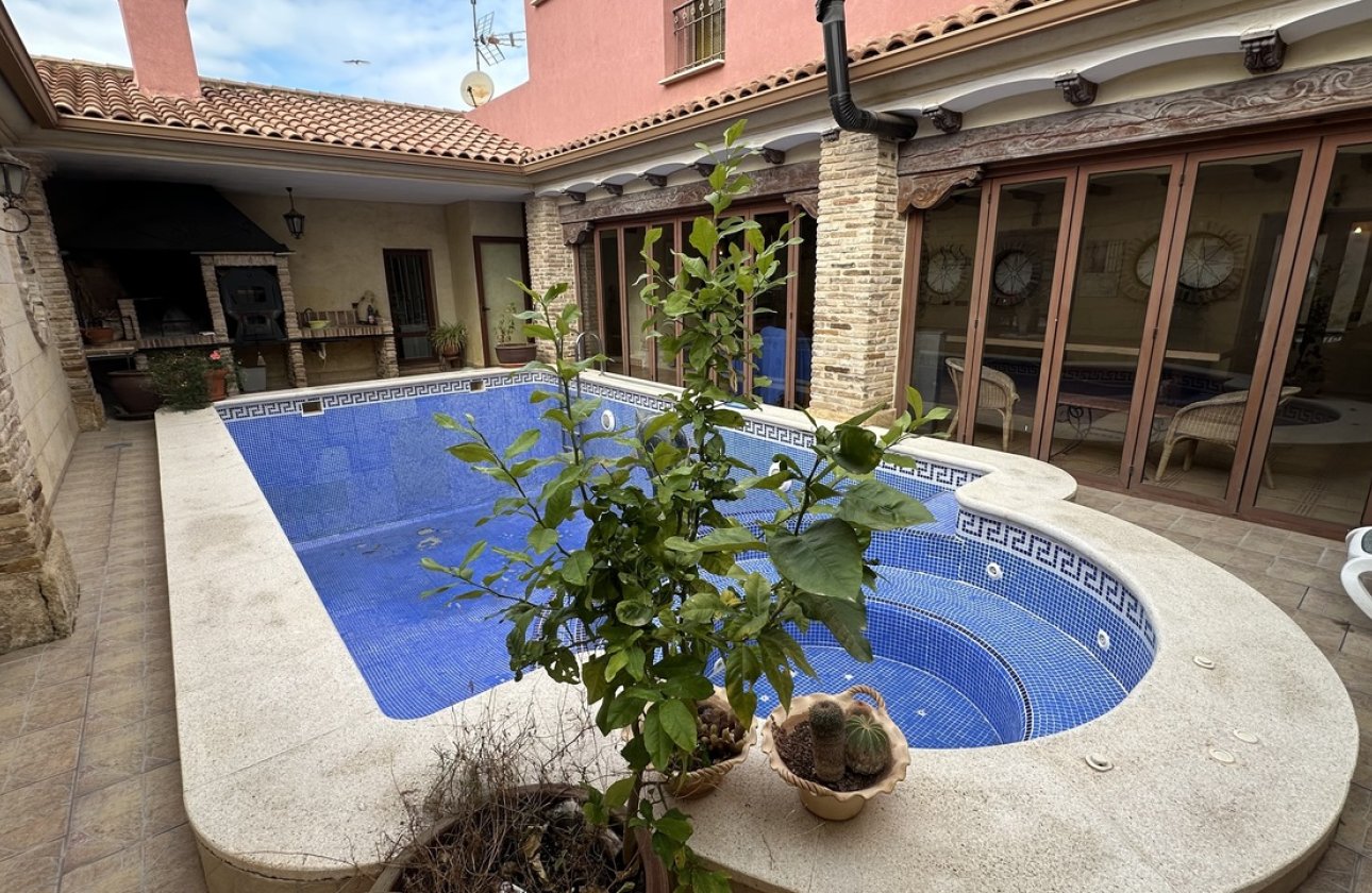 Resale - Villa -
San Miguel de Salinas - Inland