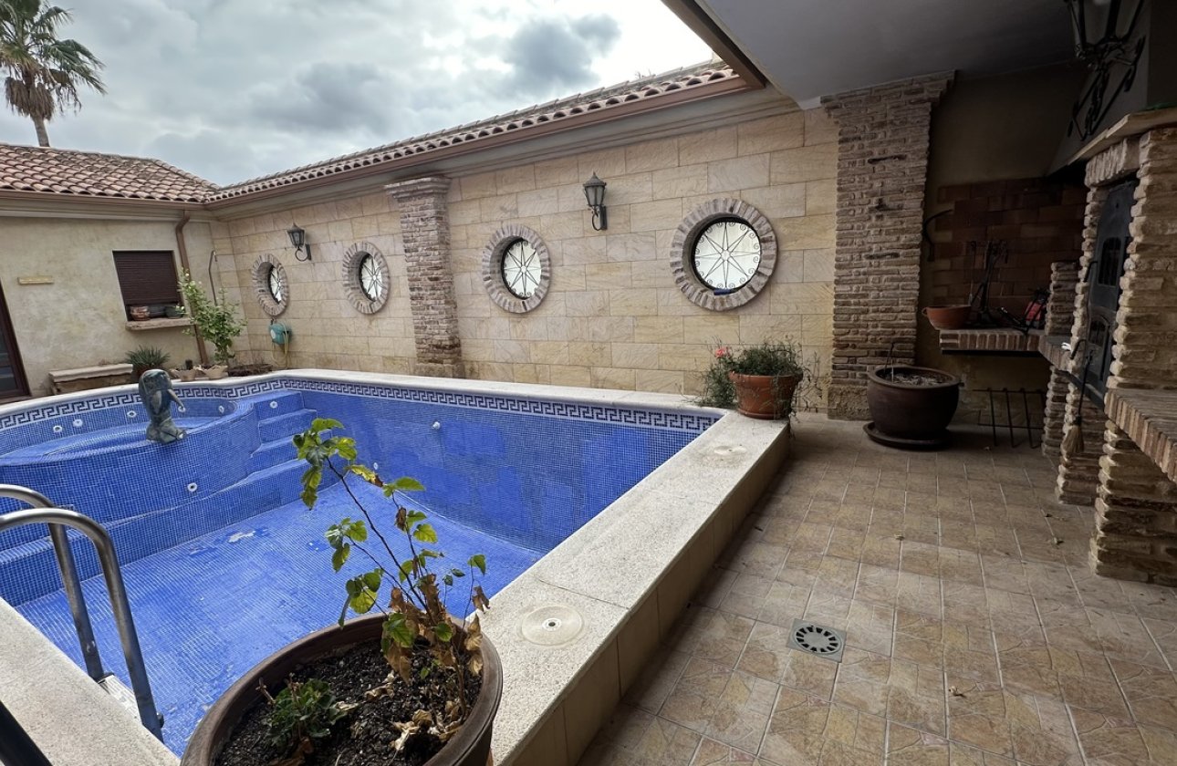 Resale - Villa -
San Miguel de Salinas - Inland