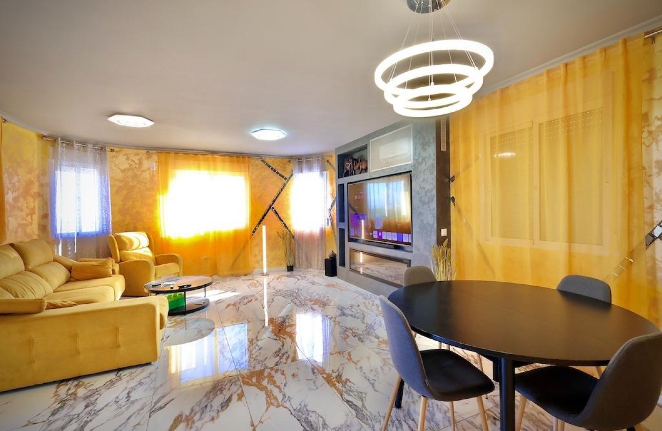 Resale - Villa -
San Miguel de Salinas - Inland