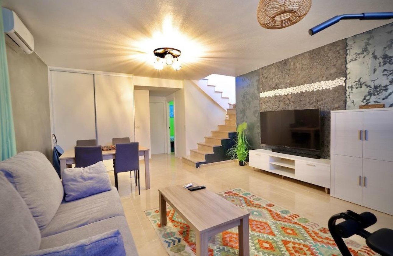 Resale - Villa -
San Miguel de Salinas - Inland