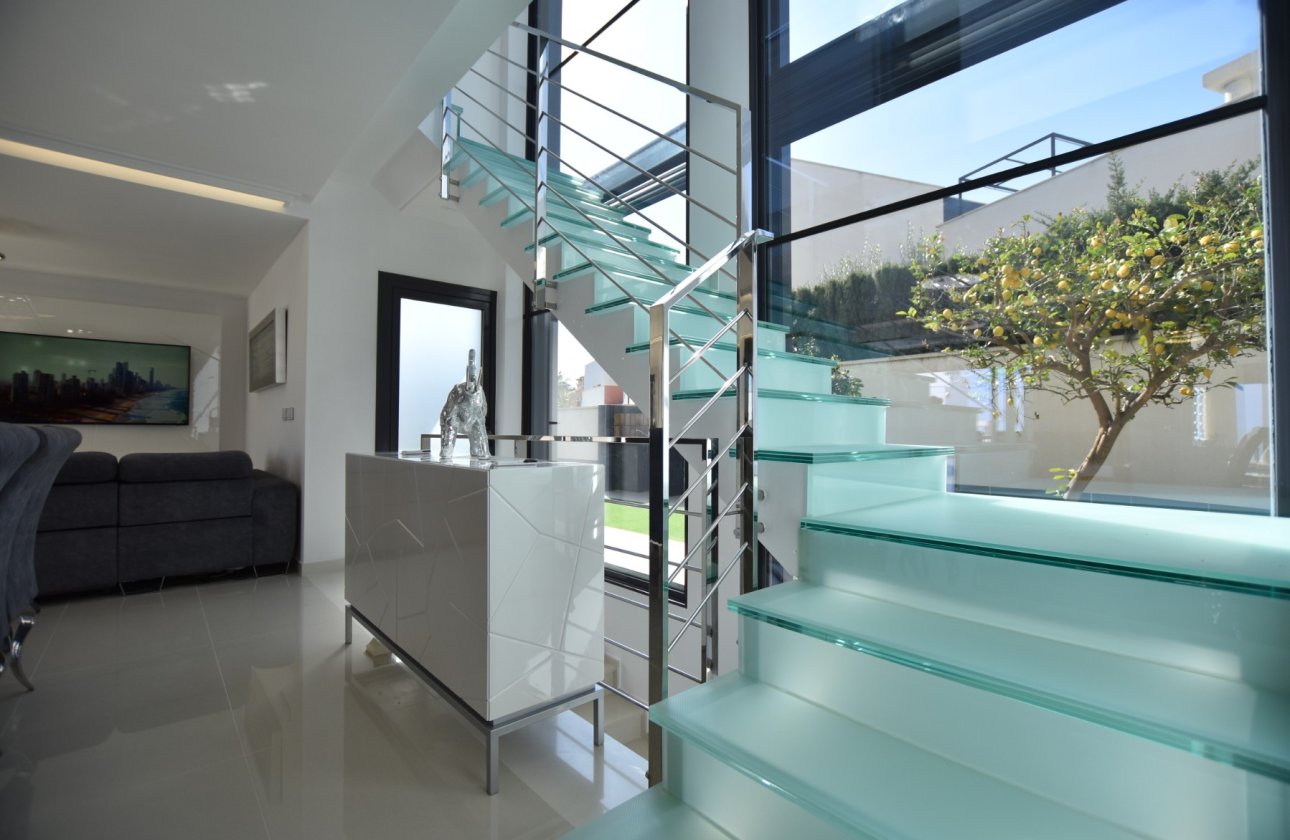 Resale - Villa -
San Miguel de Salinas - Inland