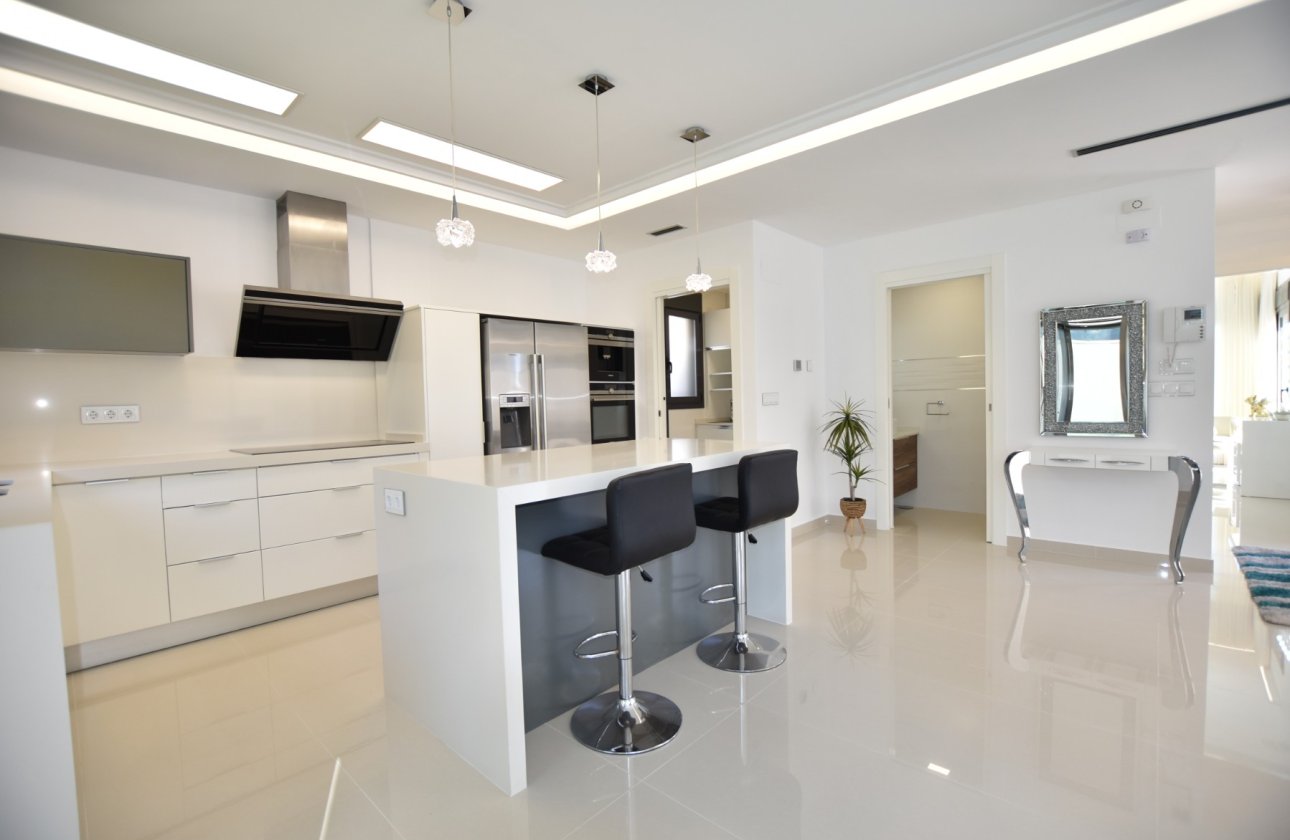 Resale - Villa -
San Miguel de Salinas - Inland