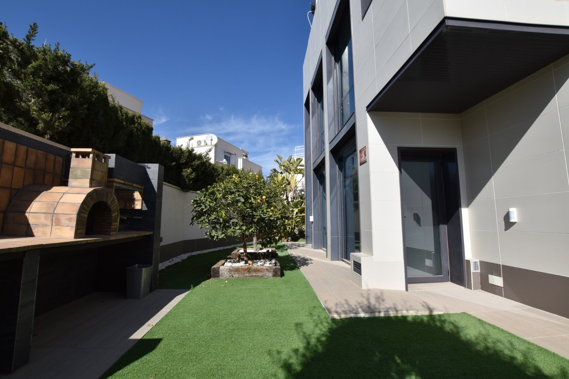 Resale - Villa -
San Miguel de Salinas - Inland