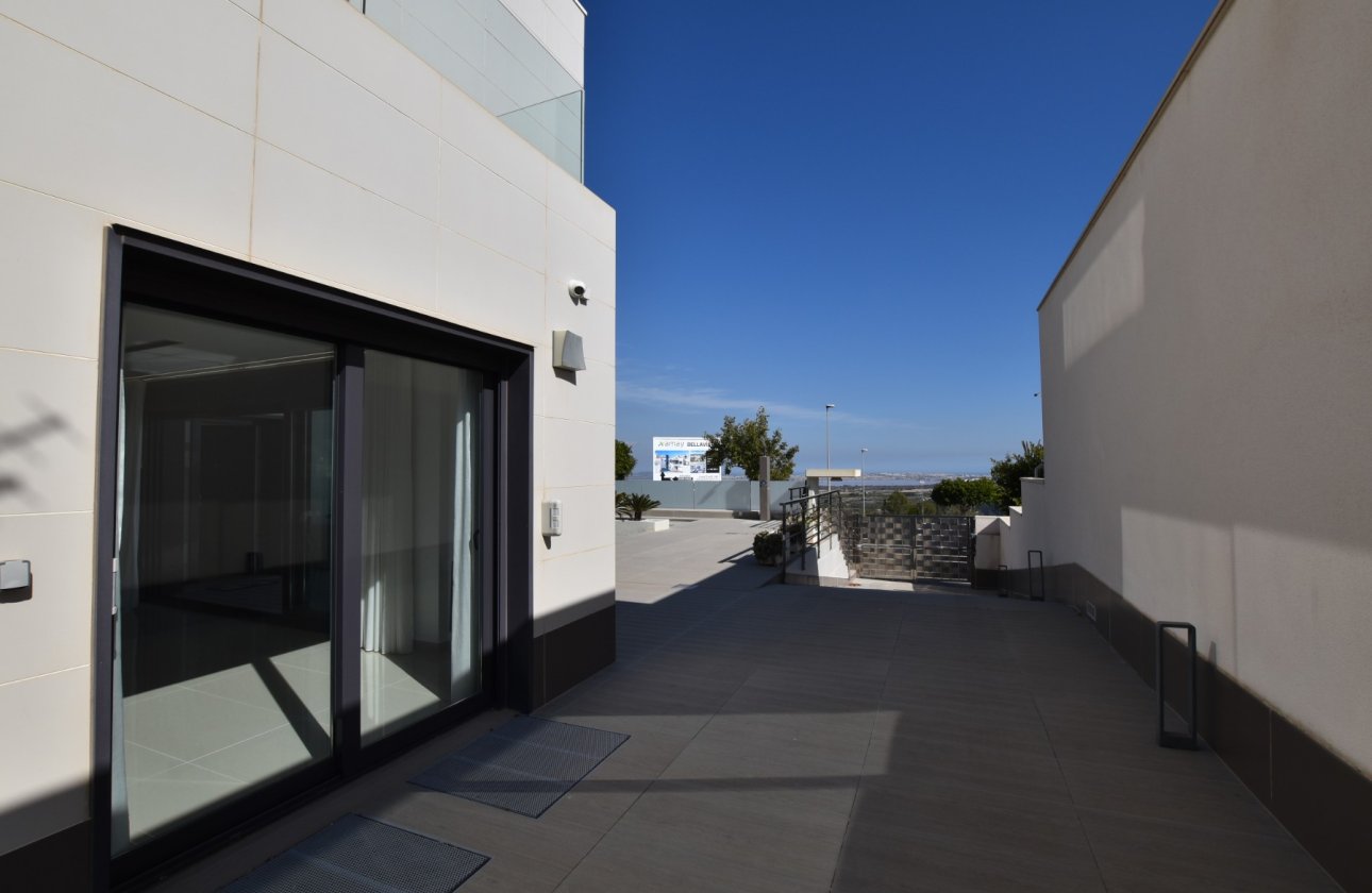 Resale - Villa -
San Miguel de Salinas - Inland