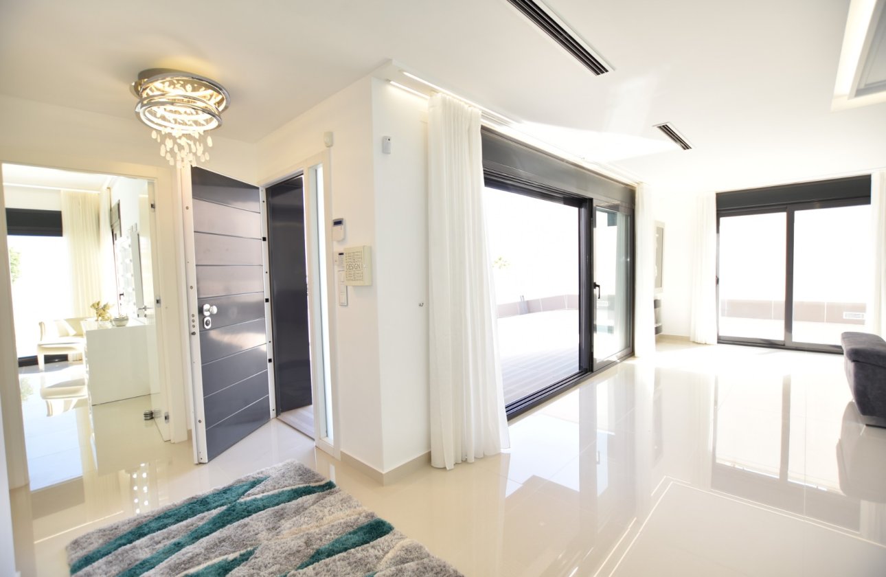 Resale - Villa -
San Miguel de Salinas - Inland