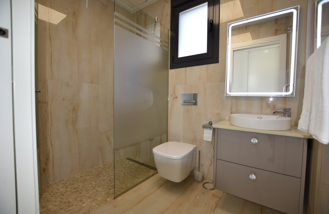 Resale - Villa -
San Miguel de Salinas - Inland