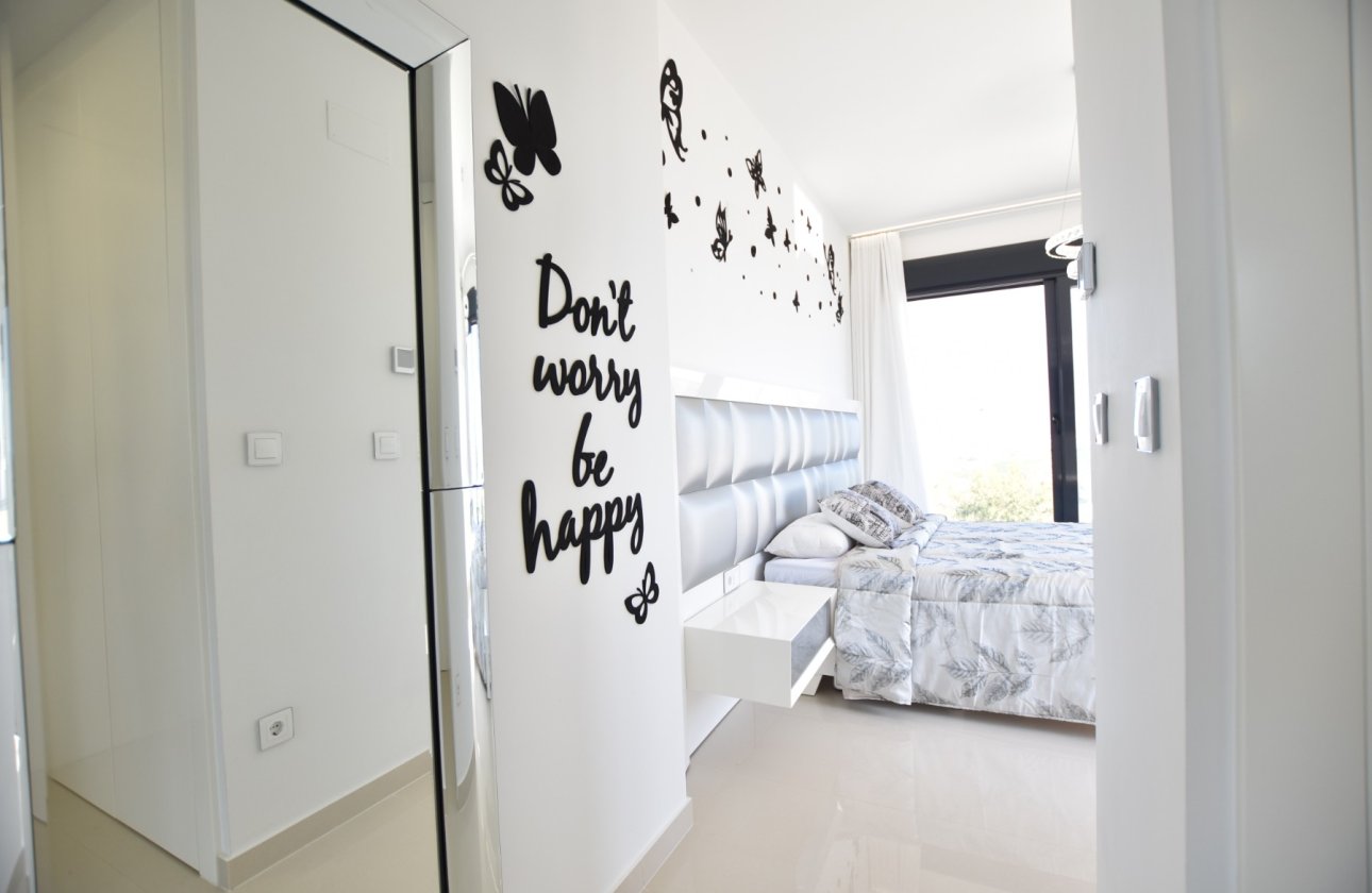 Resale - Villa -
San Miguel de Salinas - Inland