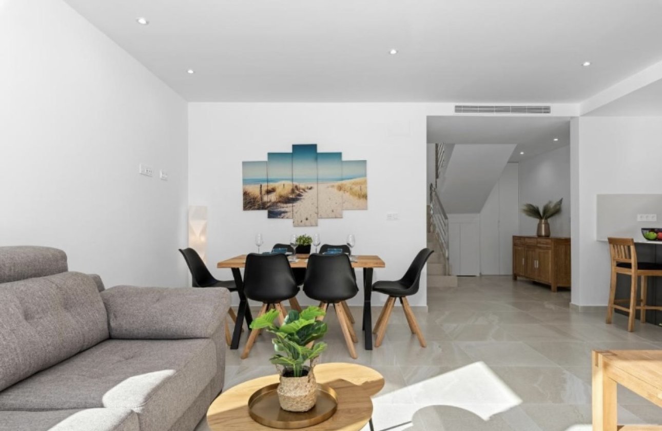 Resale - Villa -
San Miguel de Salinas - Inland