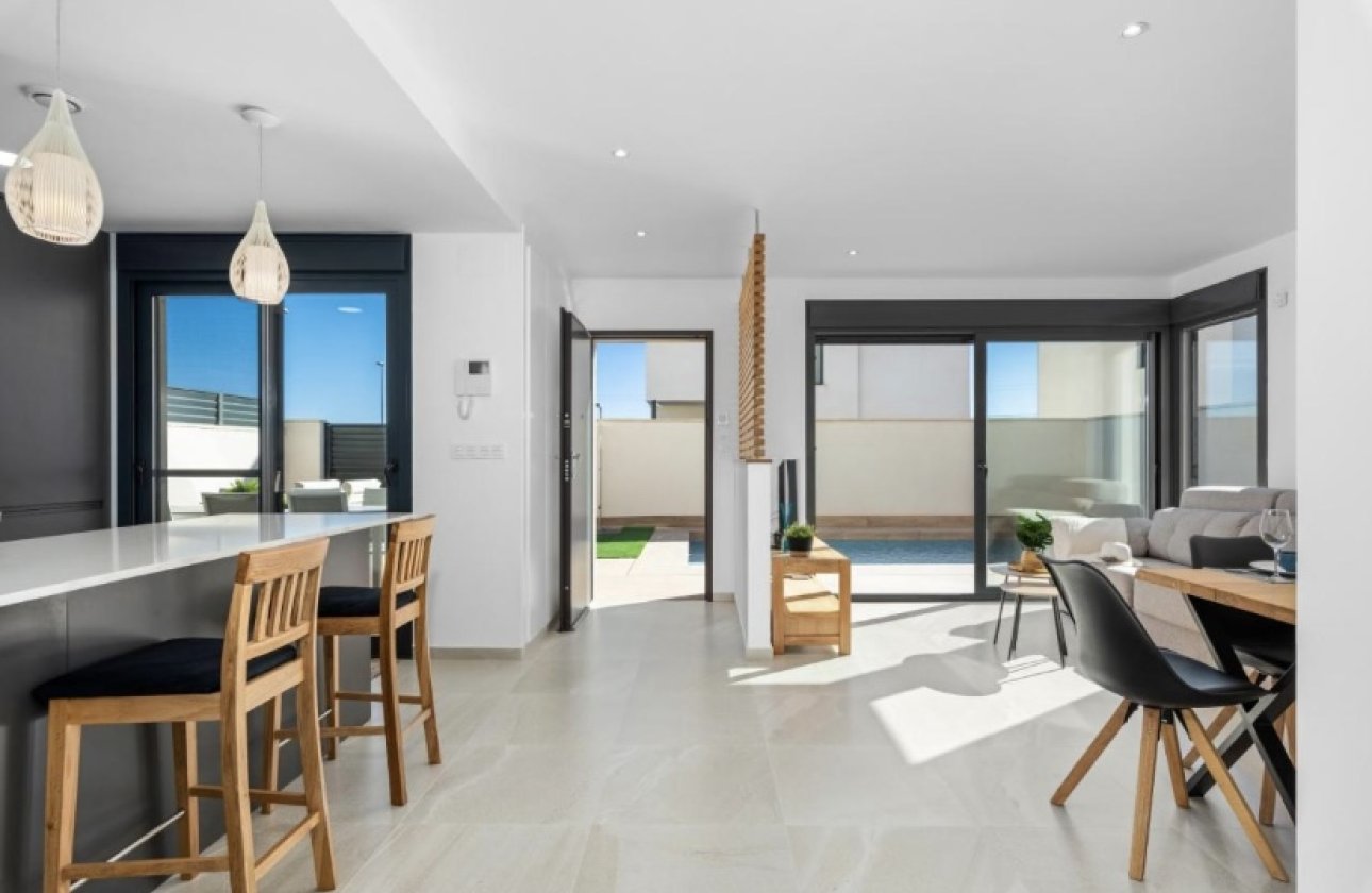 Resale - Villa -
San Miguel de Salinas - Inland