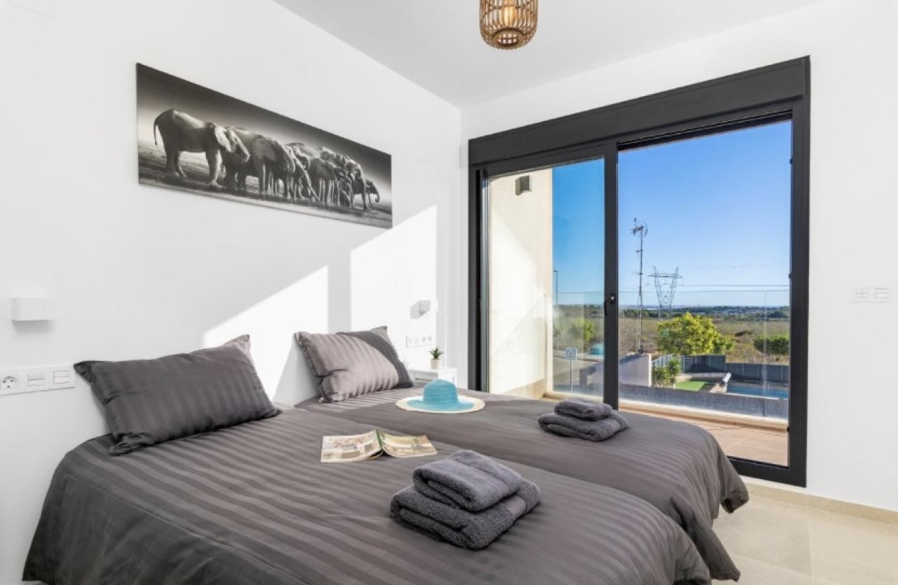 Resale - Villa -
San Miguel de Salinas - Inland