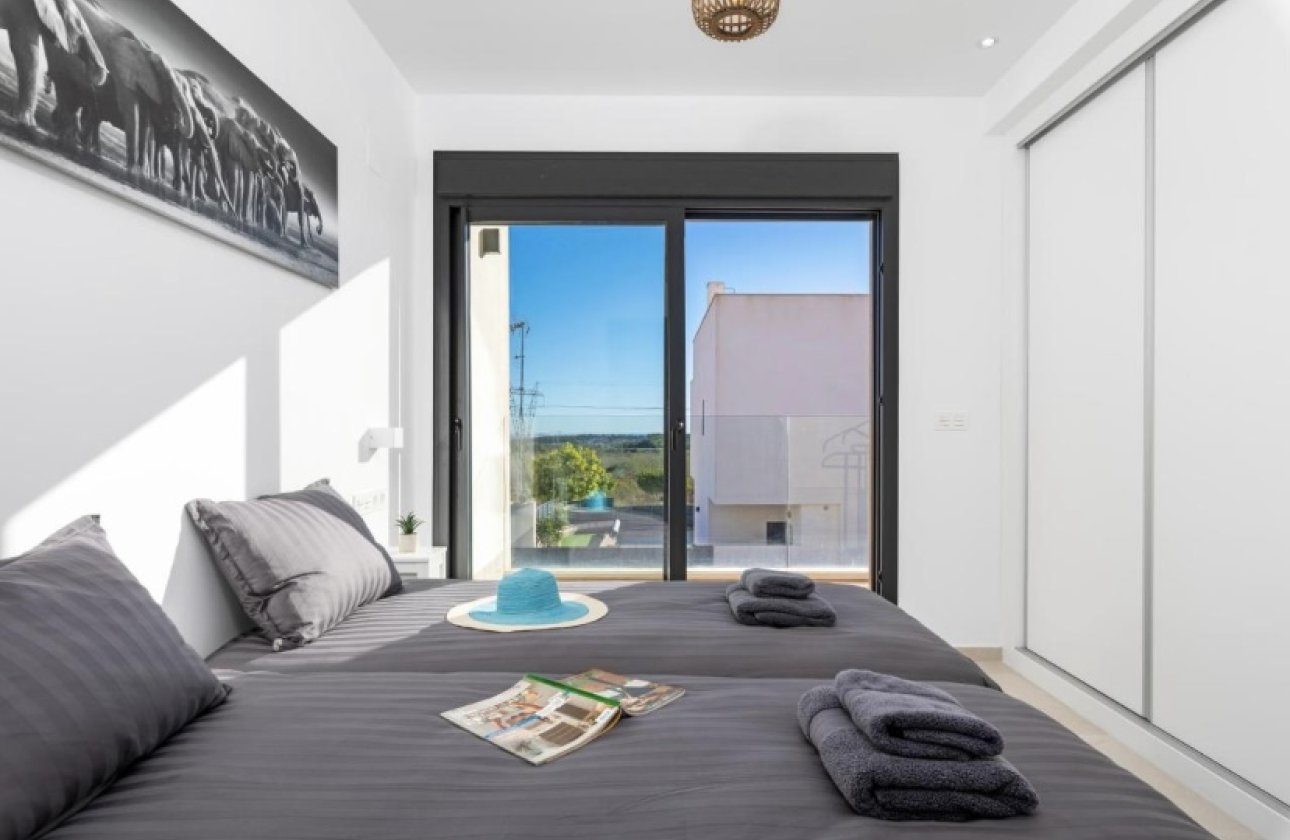 Resale - Villa -
San Miguel de Salinas - Inland