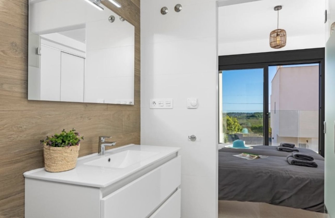 Resale - Villa -
San Miguel de Salinas - Inland