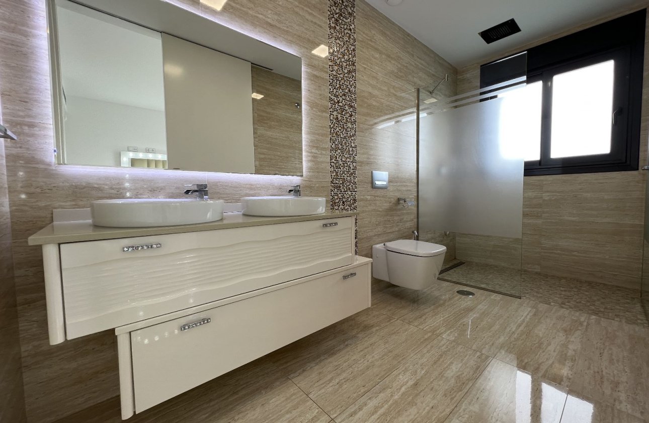 Resale - Villa -
San Miguel de Salinas - Inland