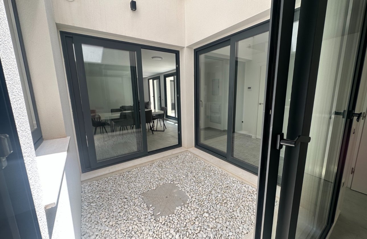 Resale - Villa -
San Miguel de Salinas - Inland