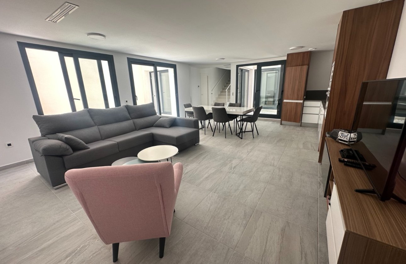 Resale - Villa -
San Miguel de Salinas - Inland