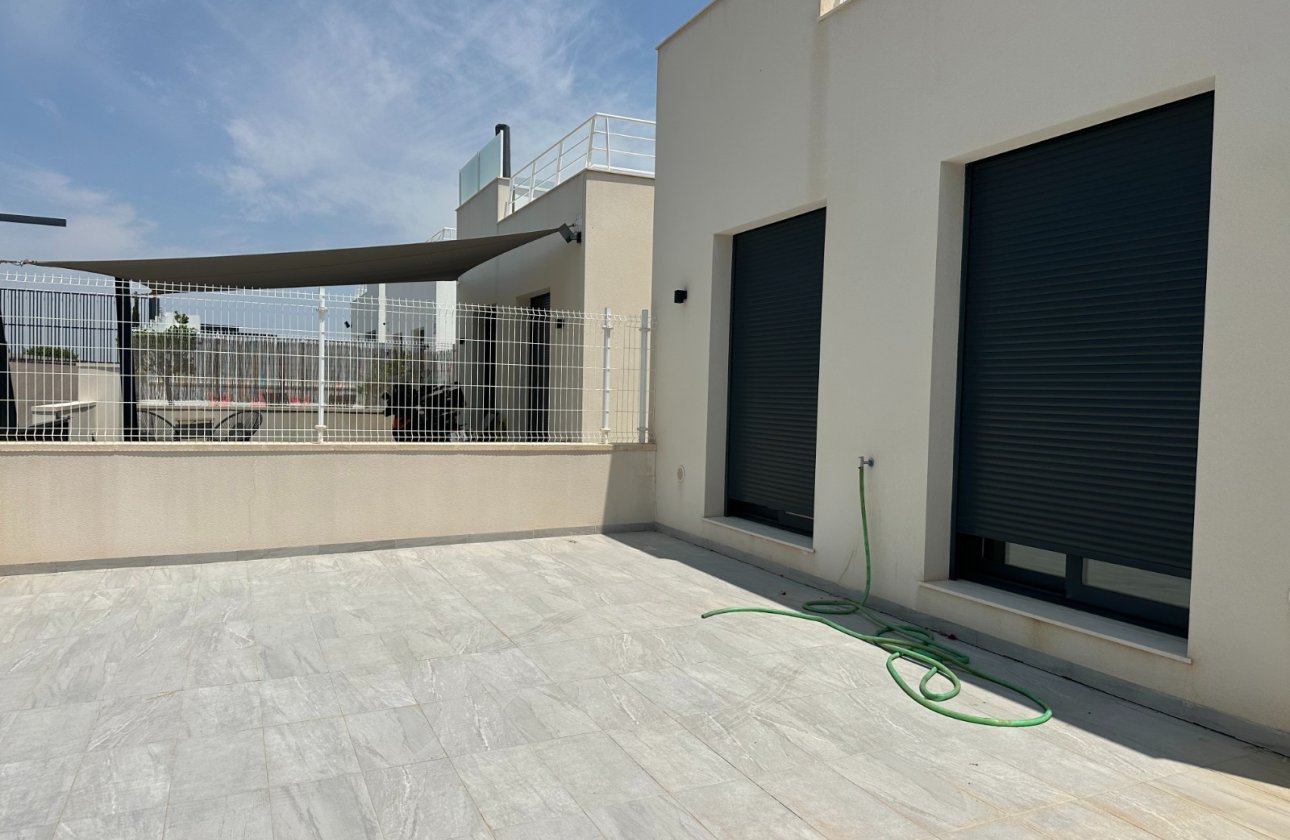 Resale - Villa -
San Miguel de Salinas - Inland