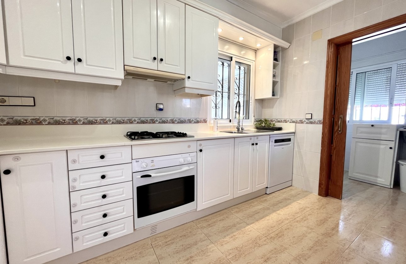 Resale - Villa -
San Miguel de Salinas - Inland