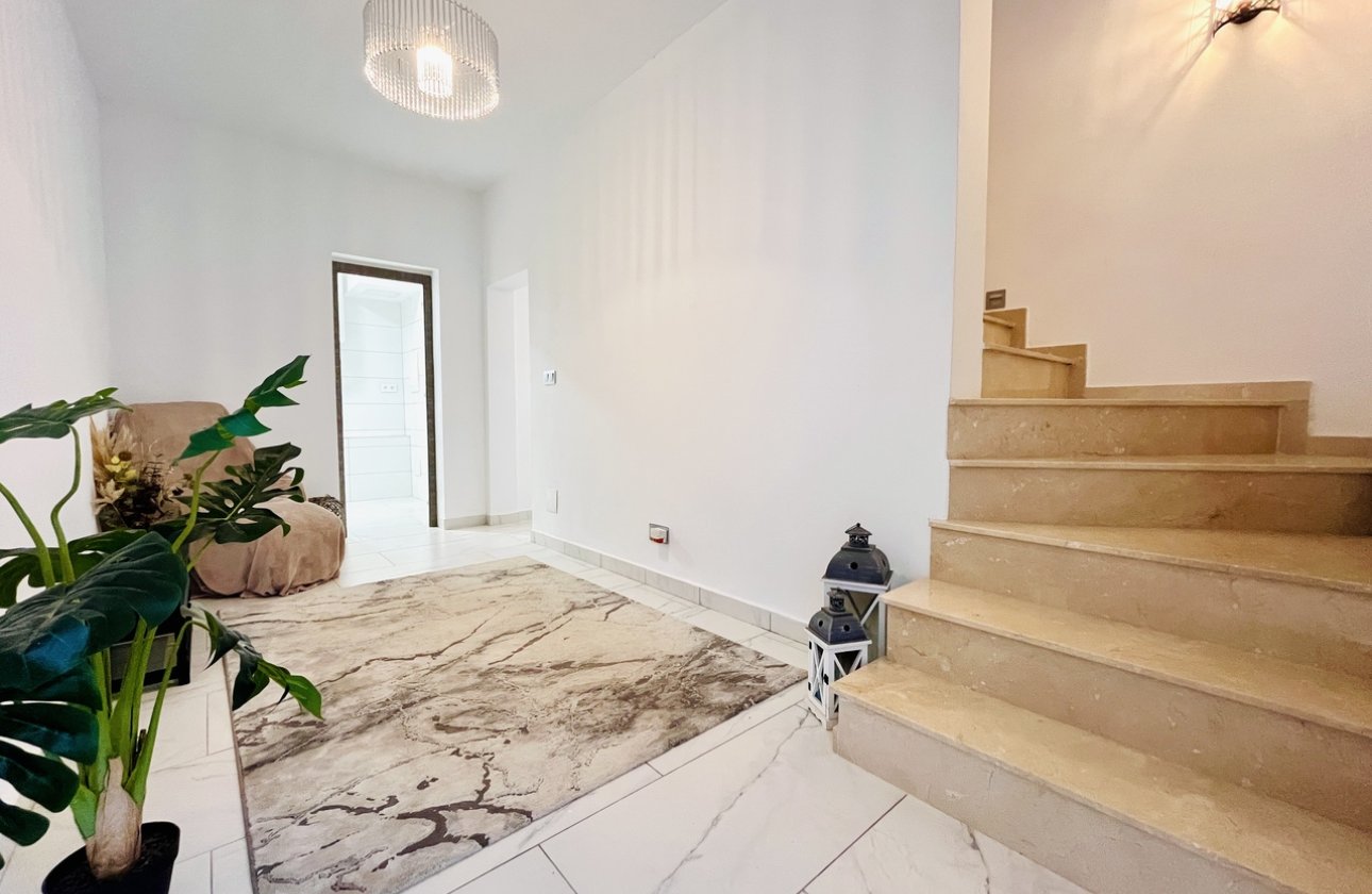 Resale - Villa -
San Miguel de Salinas - Inland