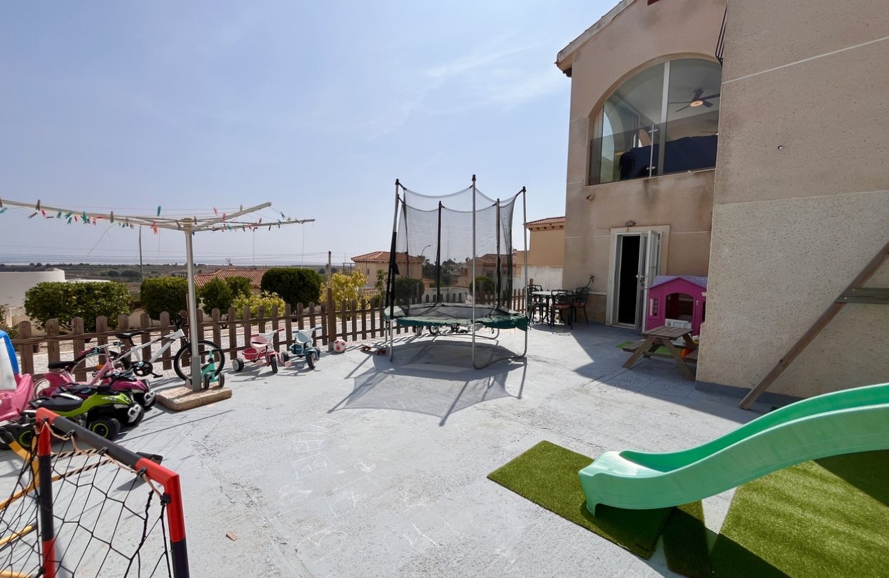 Resale - Villa -
San Miguel de Salinas - Inland