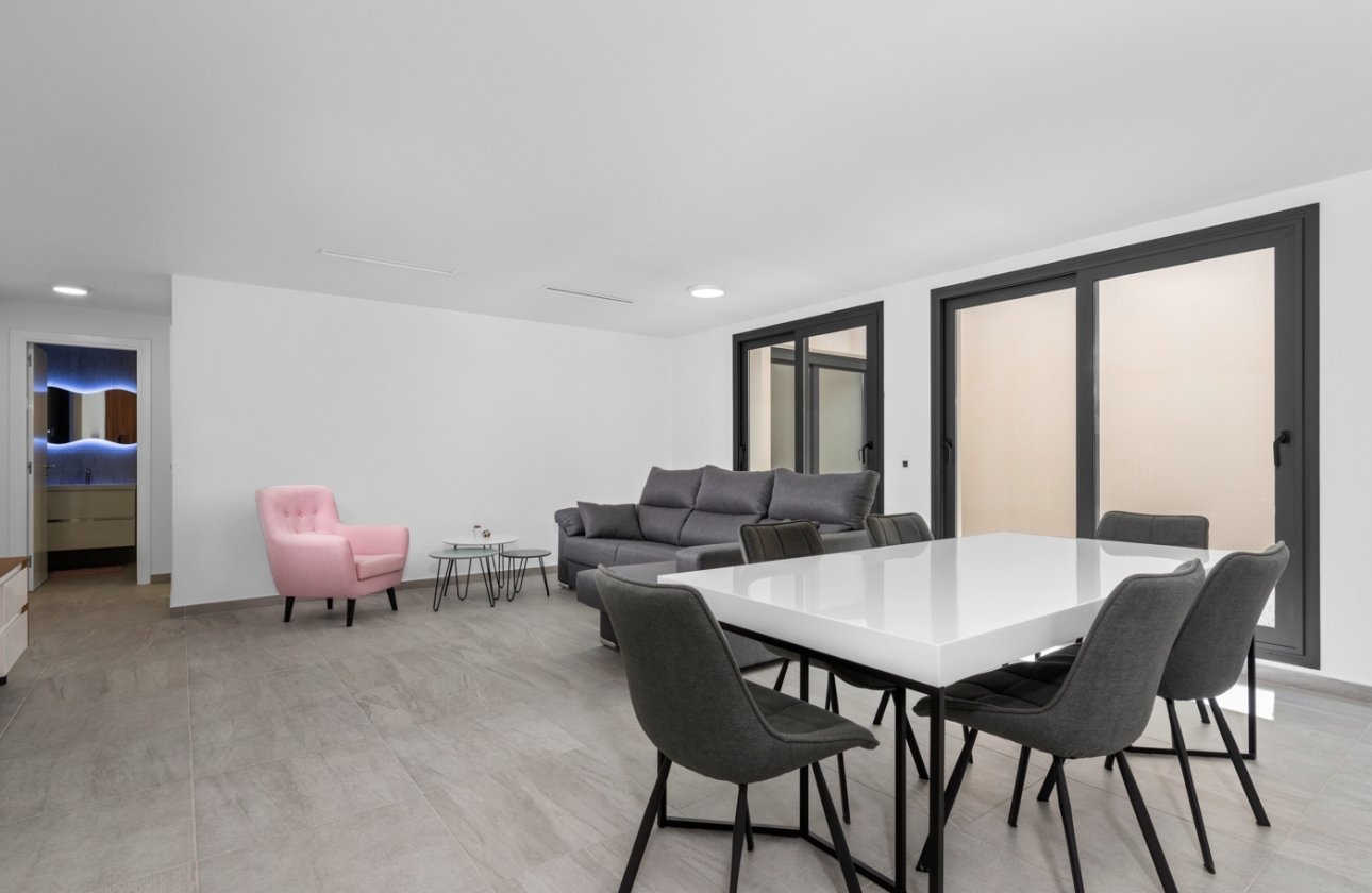 Resale - Villa -
San Miguel de Salinas - Inland