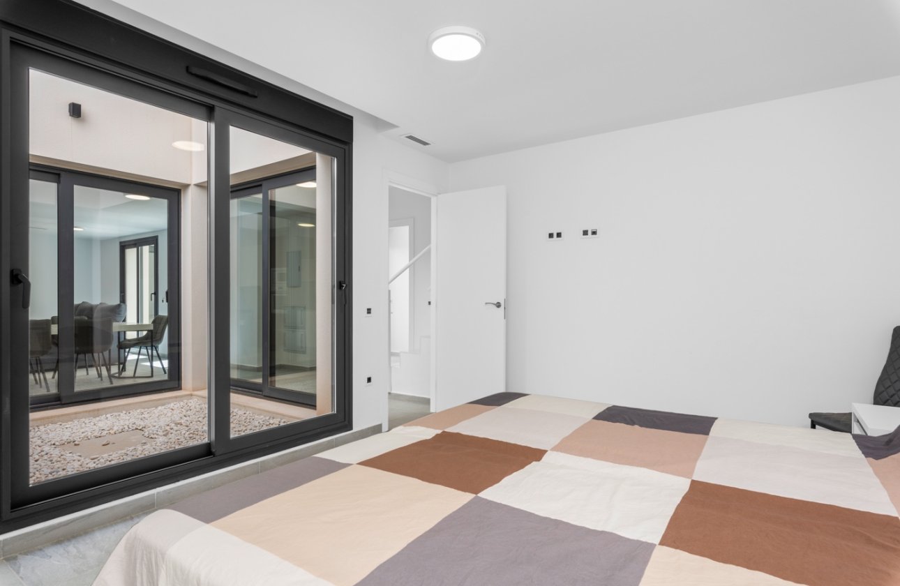 Resale - Villa -
San Miguel de Salinas - Inland