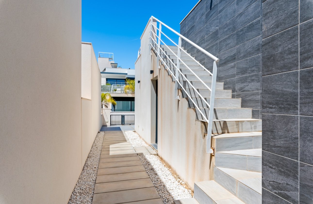 Resale - Villa -
San Miguel de Salinas - Inland