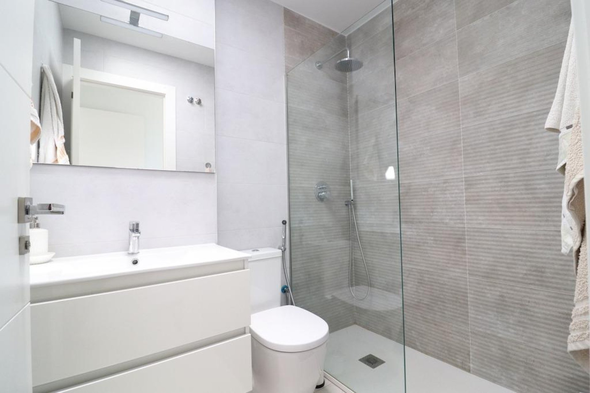 Resale - Villa -
San Miguel de Salinas - Inland