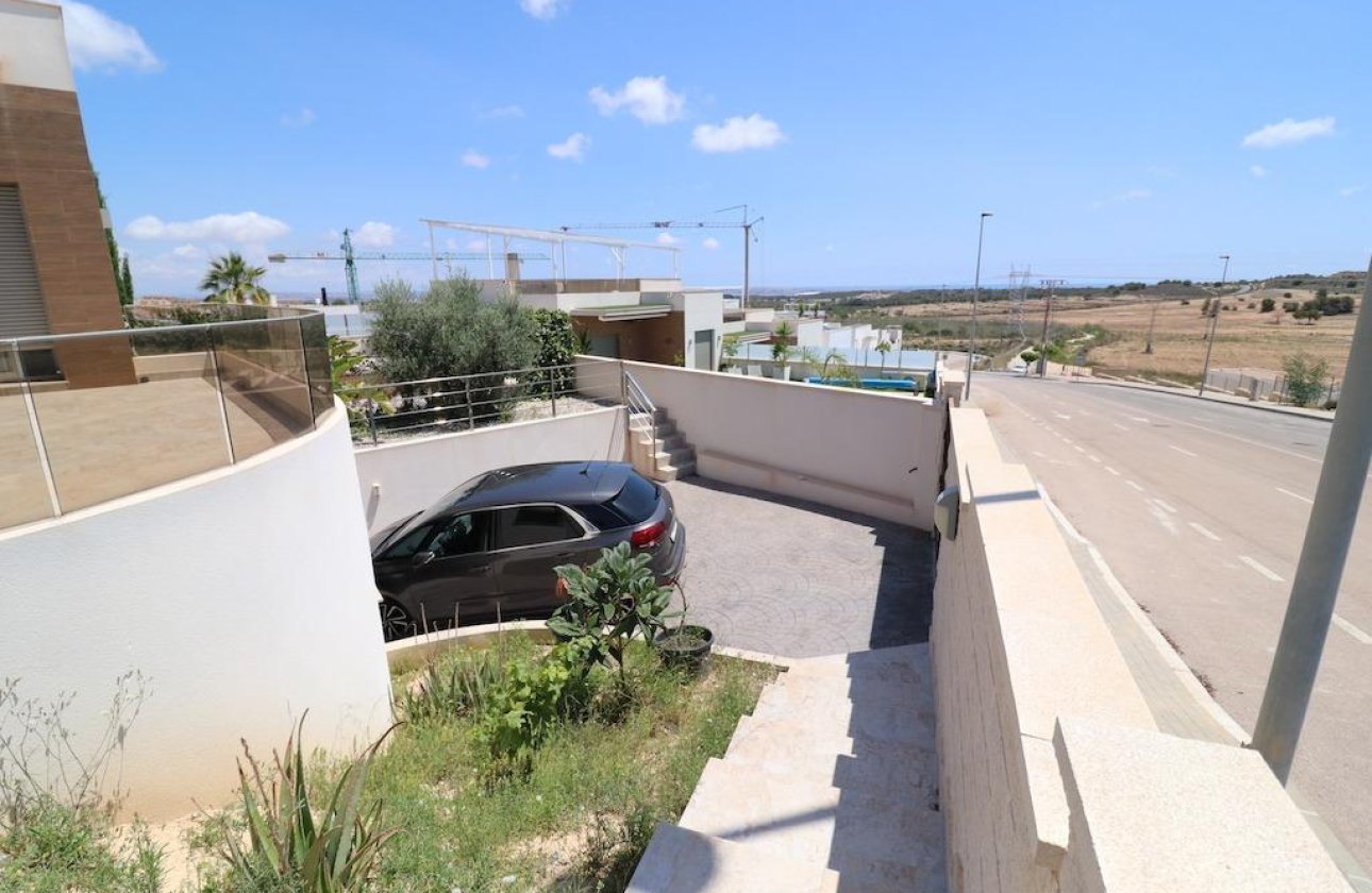 Resale - Villa -
San Miguel de Salinas - Inland