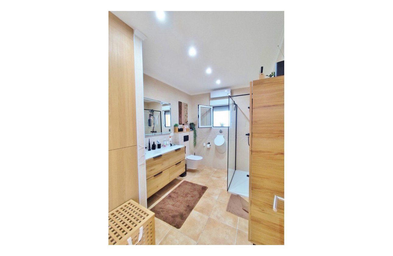 Resale - Villa -
San Miguel de Salinas - Inland