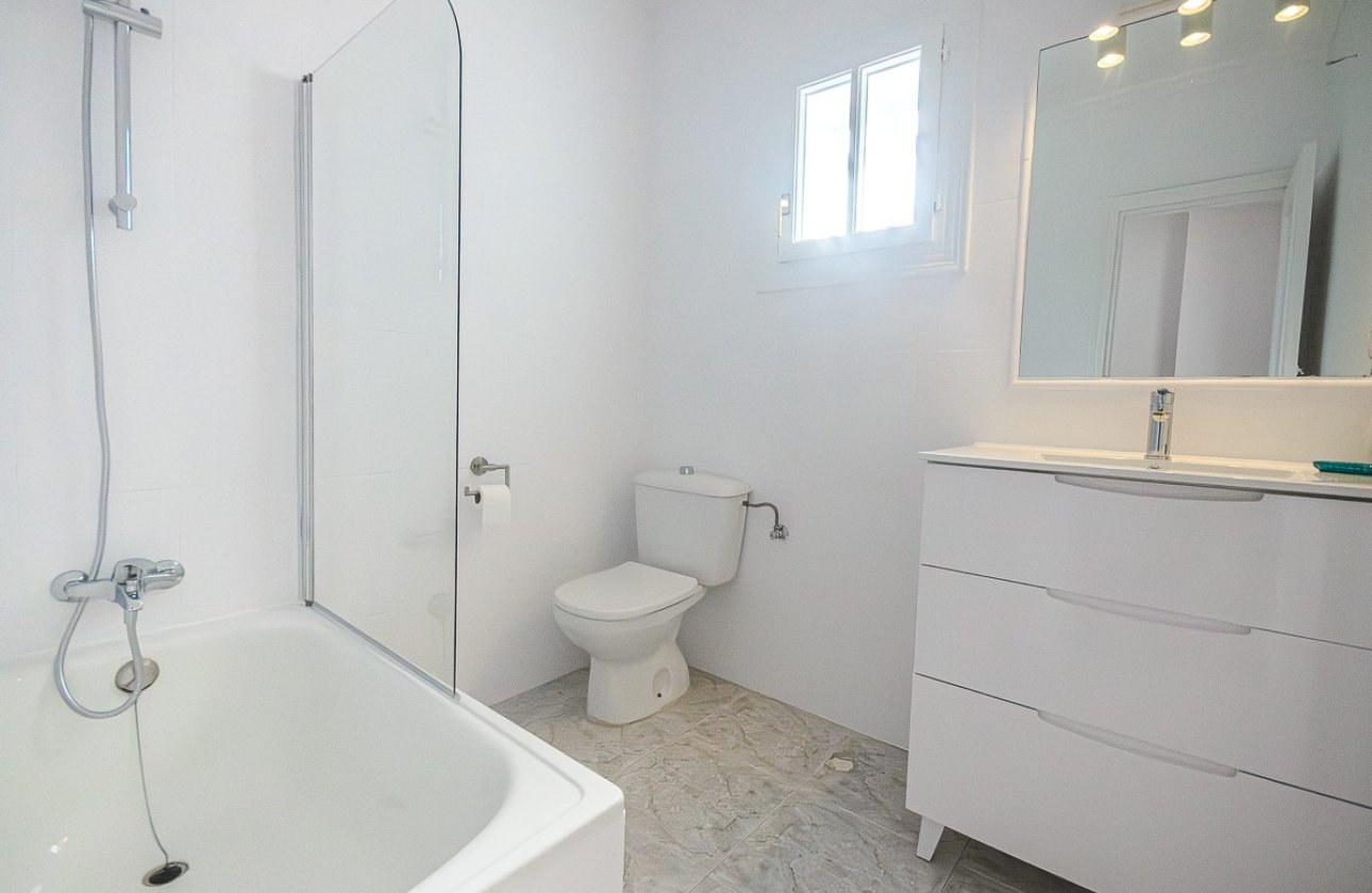 Resale - Villa -
San Miguel de Salinas - Inland