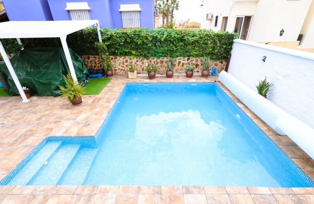 Resale - Villa -
San Miguel de Salinas - Inland