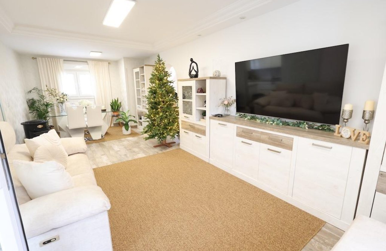 Resale - Villa -
San Miguel de Salinas - Inland