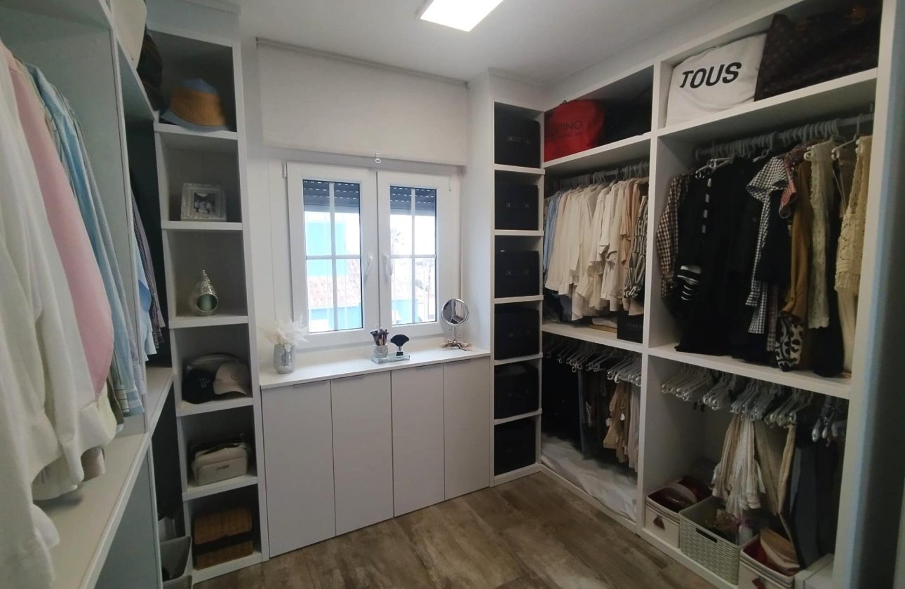 Resale - Villa -
San Miguel de Salinas - Inland