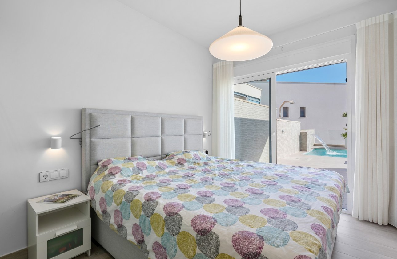 Resale - Villa -
San Miguel de Salinas - Inland