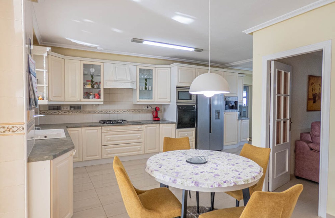 Resale - Villa -
San Miguel de Salinas - Inland