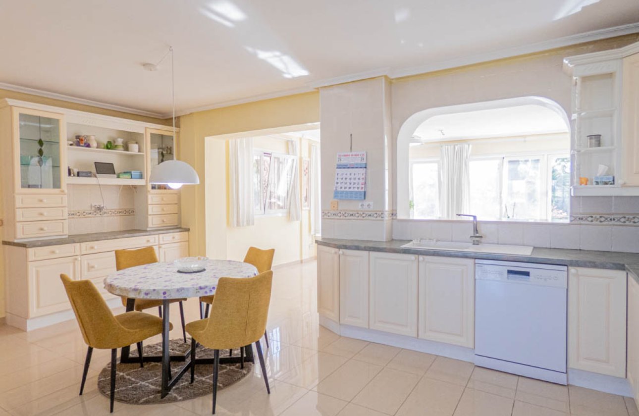 Resale - Villa -
San Miguel de Salinas - Inland