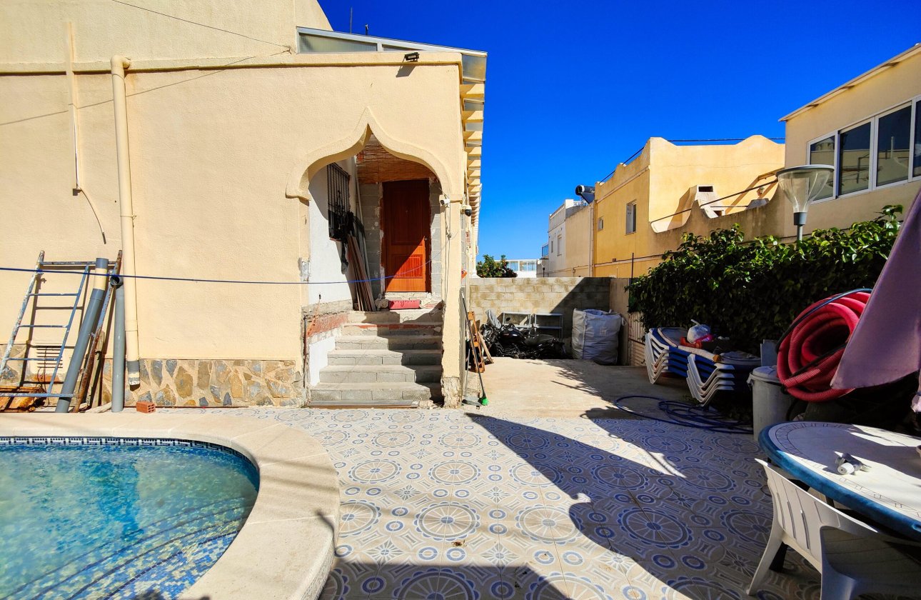 Resale - Villa -
San Miguel de Salinas - Inland