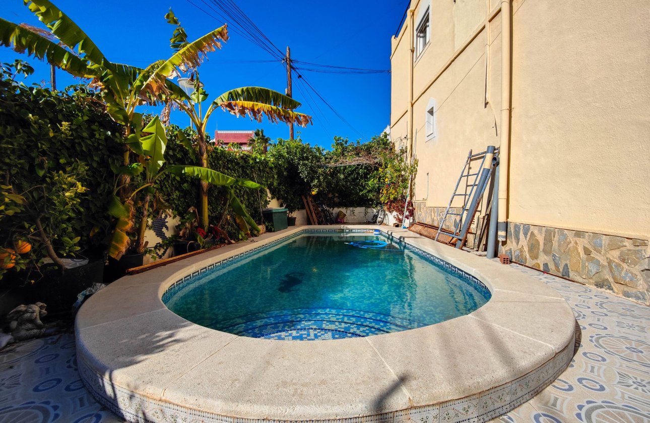 Resale - Villa -
San Miguel de Salinas - Inland