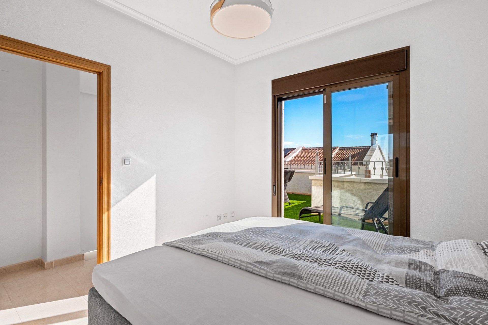 Resale - Villa -
San Miguel de Salinas - Inland